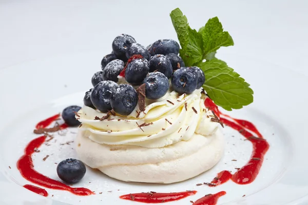 Tort de meringue Pavlova cu afine — Fotografie, imagine de stoc