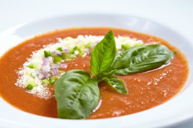 taze domates çorbası