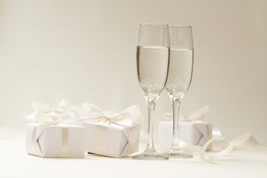 Şampanya bardağı beyaz hediye 