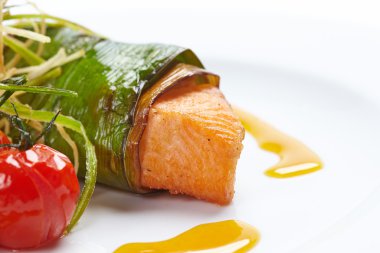 Lezzetli taze somon biftek