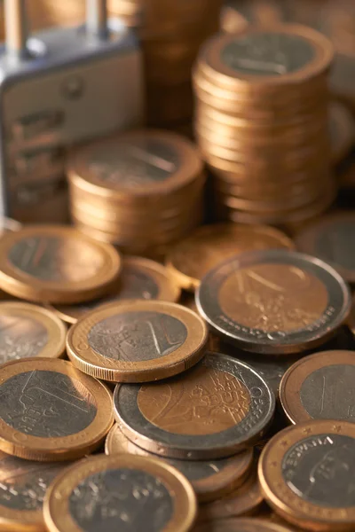 Monedas en euros de cerca — Foto de Stock