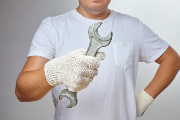 Homem trabalhando com ferramenta — Fotografia de Stock