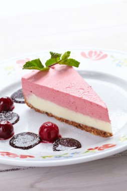 Kiraz ile lezzetli peynirli kek