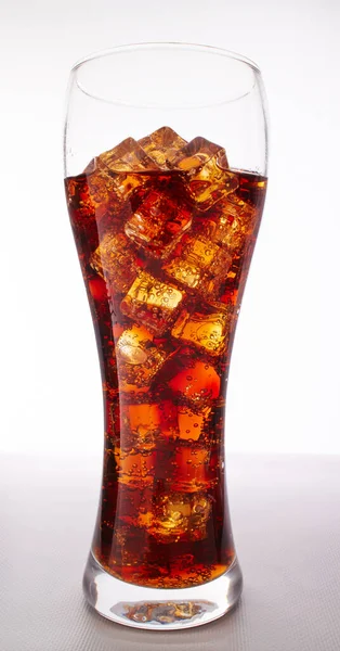 Cola Mit Eiswürfeln Glas Nahsicht — Stockfoto