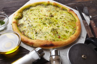 Sıcak, lezzetli bir pizza, yakın görüş. 