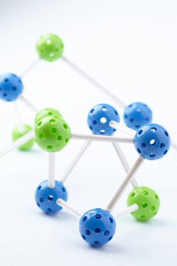 Beyaz arkaplanda izole edilmiş beyaz üzerinde moleküler yapı, yakın görünüm