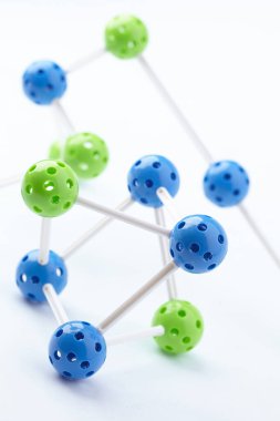 Beyaz arkaplanda izole edilmiş beyaz üzerinde moleküler yapı, yakın görünüm