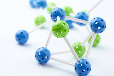 Beyaz arkaplanda izole edilmiş beyaz üzerinde moleküler yapı, yakın görünüm