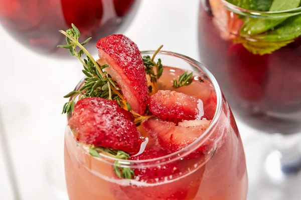 Summer Cocktails Fresh Berries Fruits — Stock Photo, Image