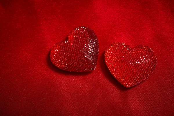 Decorazioni San Valentino Con Cuori Tessuto Seta Rossa — Foto Stock