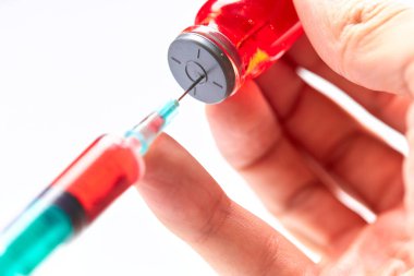 Şırıngayla el ele tutuşma aşısı.