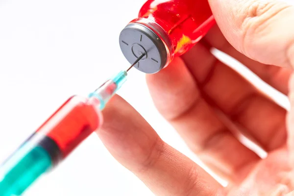 Närbild Handhållet Vaccin Injektionsflaska Med Spruta — Stockfoto