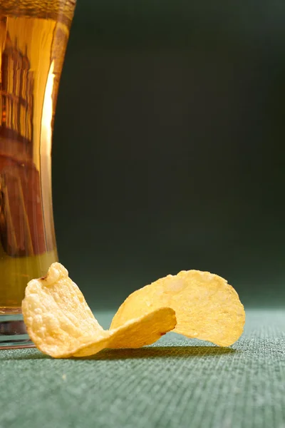 Croustilles et bière — Photo