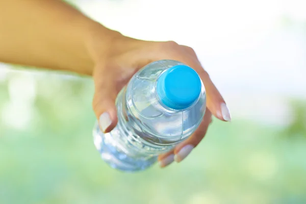 Donna con acqua — Foto Stock