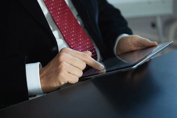 Businessman with digital tablet — Stock Photo, Image