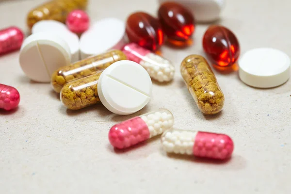 Tablets and capsules — Stock Photo, Image