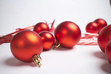 Kızıl Noel baloları