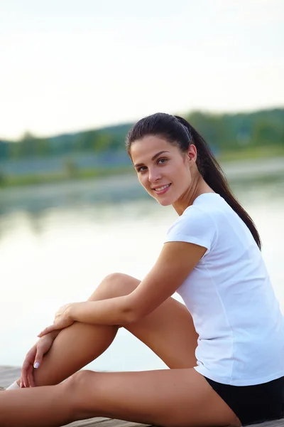 Giovane donna fare sport — Foto Stock