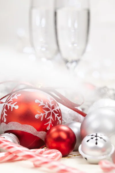 Kerstballen en decoraties — Stockfoto