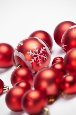 Kızıl Noel baloları