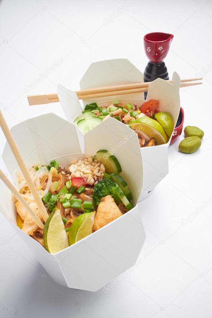 Noodles in peper boxes