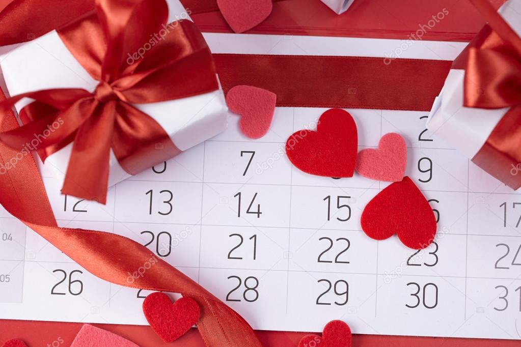 Paper hearts on calendar