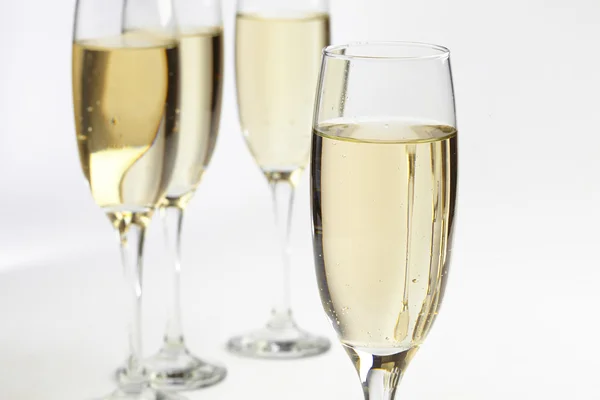 Champagneglas på vit — Stockfoto