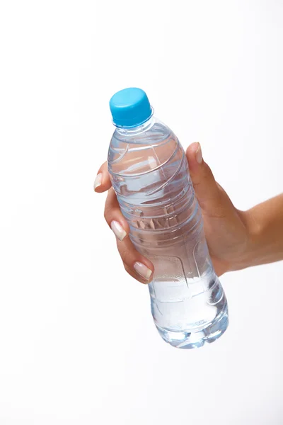 Mano con botella de agua — Foto de Stock