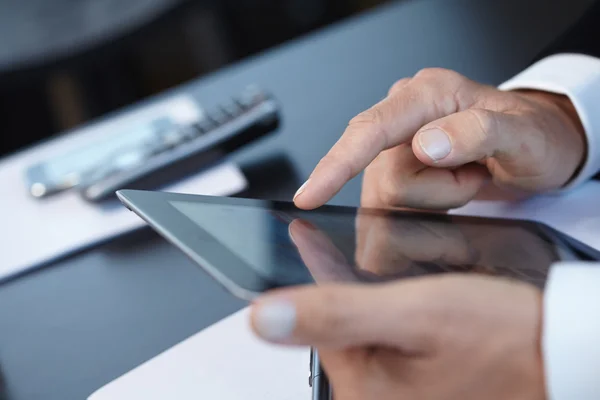 Businessman with digital tablet — Stock Photo, Image