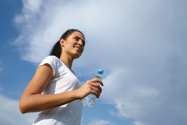 Sportif kadın çalışan — Stok fotoğraf