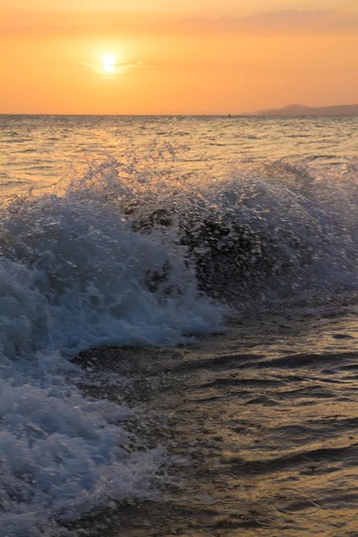 Západ slunce nad klidné moře — Stock fotografie