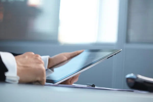 Businessmen with digital tablet — Stock Photo, Image