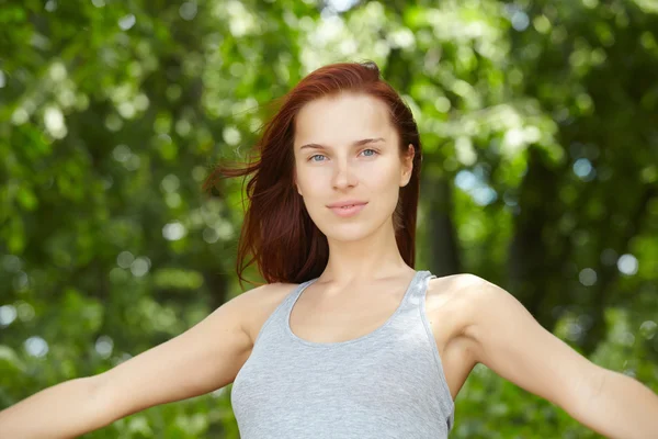 Mooie fit vrouw — Stockfoto