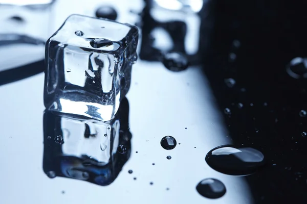 Wet ice cubes — Stock Photo, Image