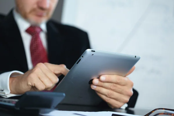 Businessmen with digital tablet — Stock Photo, Image