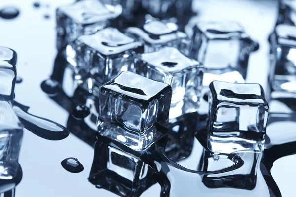 Wet ice cubes — Stock Photo, Image