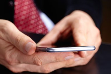 Cep telefonlu iş adamı