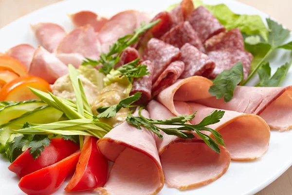 Dilimlenmiş etli meze