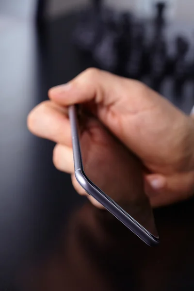 Hombre de negocios con teléfono móvil — Foto de Stock