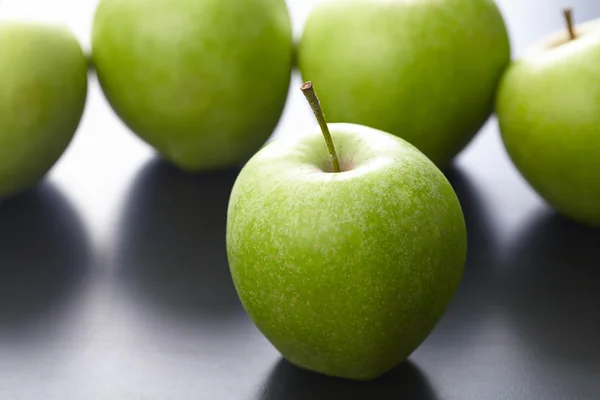 Fresh green apples — Stock Photo, Image