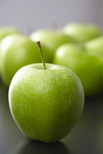 Green ripe apples — Stock Photo, Image