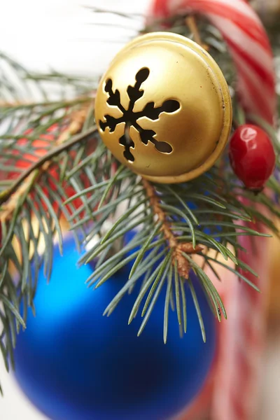 Coloridas decoraciones navideñas —  Fotos de Stock