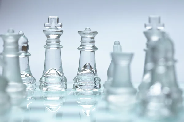 ガラスのチェスの置物 — ストック写真