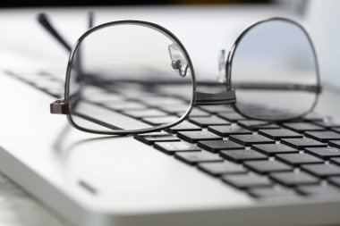 Gözlük ile iş kompozisyon