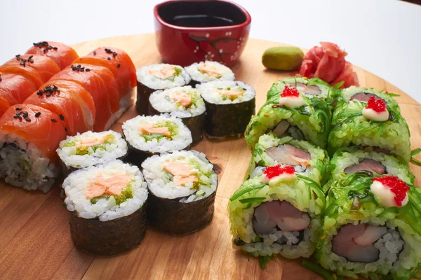 Smaczny zestaw sushi — Zdjęcie stockowe