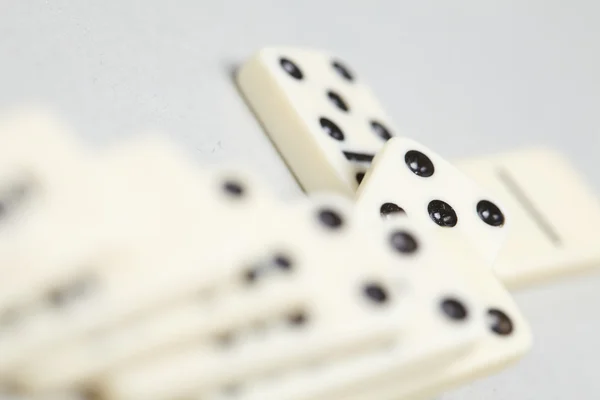 Pezzi bianchi Domino — Foto Stock