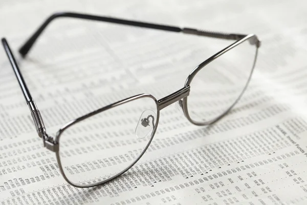 Composición empresarial con gafas — Foto de Stock