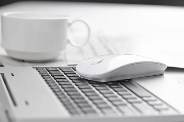 Mouse de computador com teclado — Fotografia de Stock