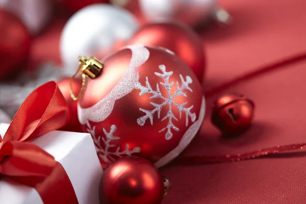 Palle rosse di Natale — Foto Stock