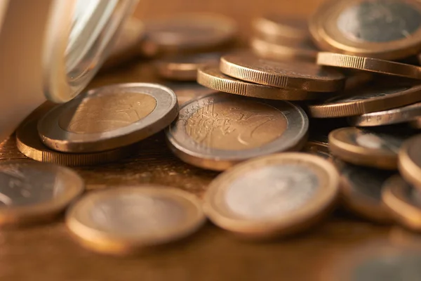 Monedas en euros de cerca —  Fotos de Stock